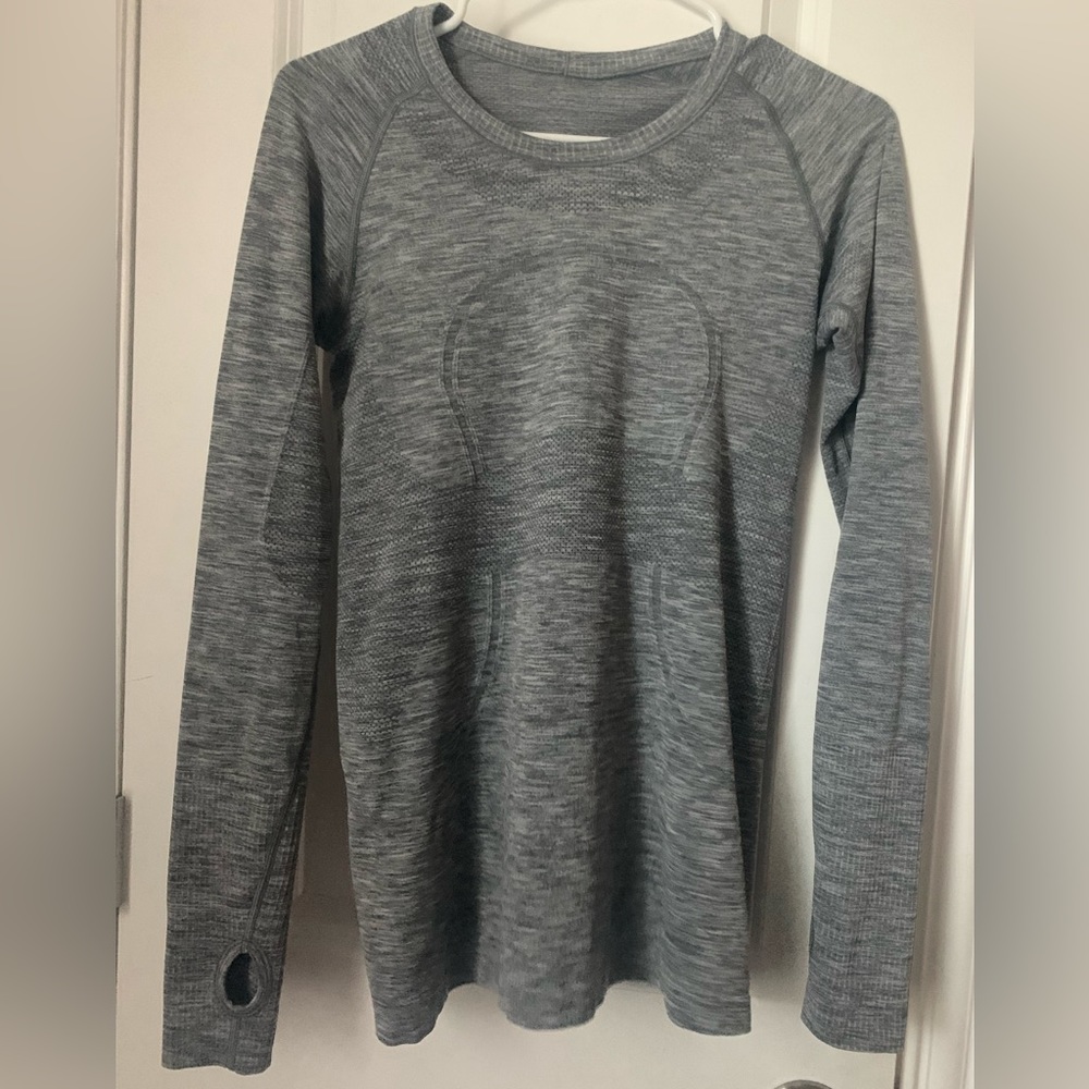 Lululemon swiftly tech long sleeve size 6